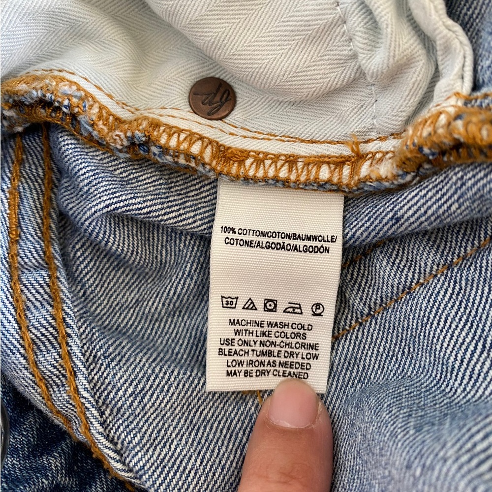 We The Free Denim Cut-off Button Fly Shorts Womens 26 - Picture 5 of 5